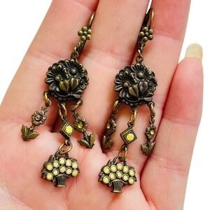 VTG Victorian Style jeweled Crystal rhinestone Earrings hook Sparkly gilt bronze